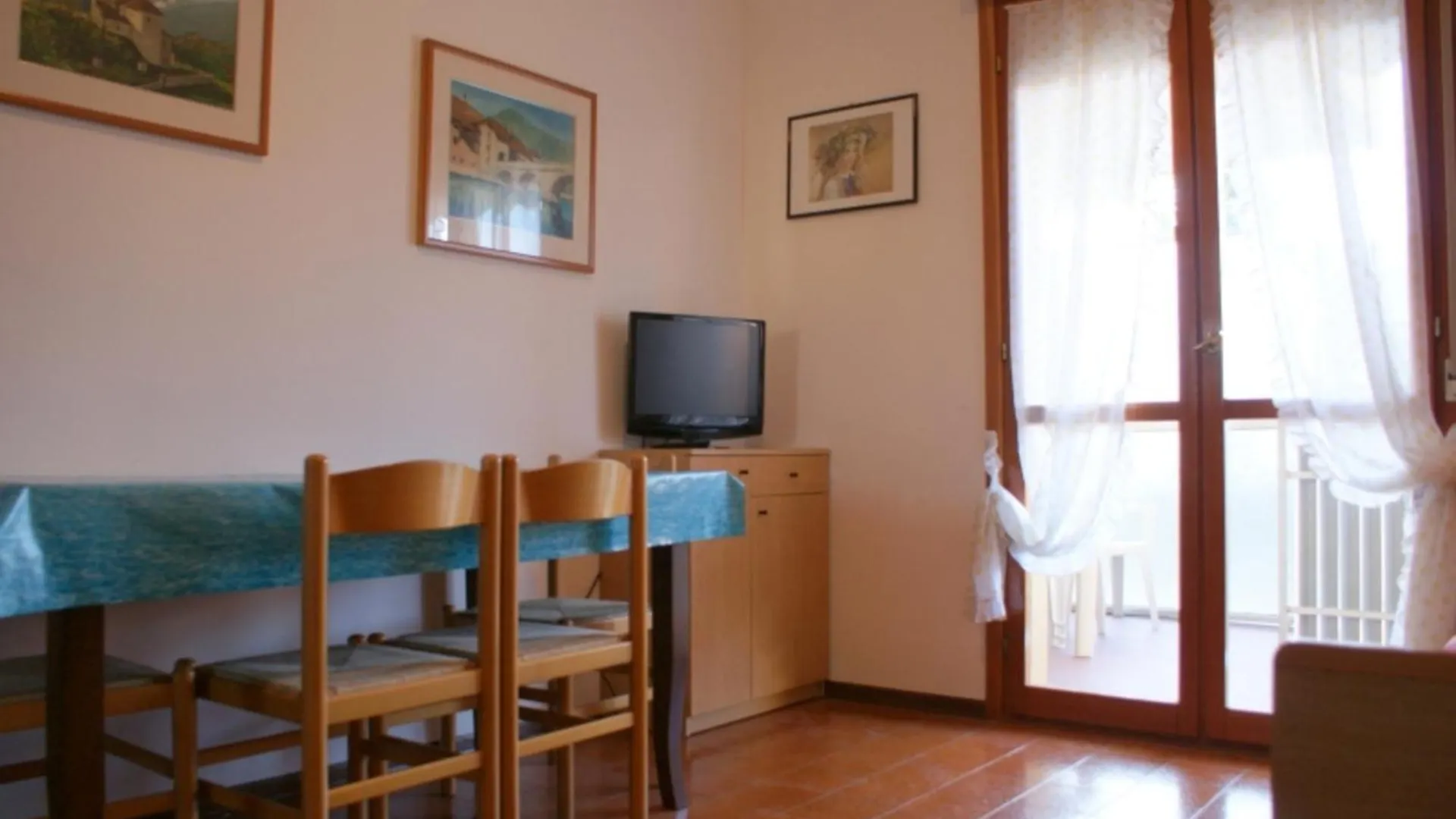 Flat For 6 Guests In A Lovely Residence Bibione Italy