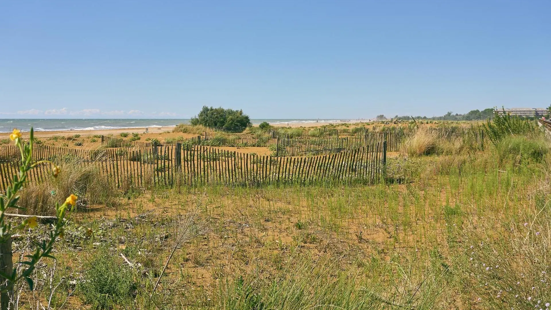 Flat For 6 Guests In A Lovely Residence Bibione Italy