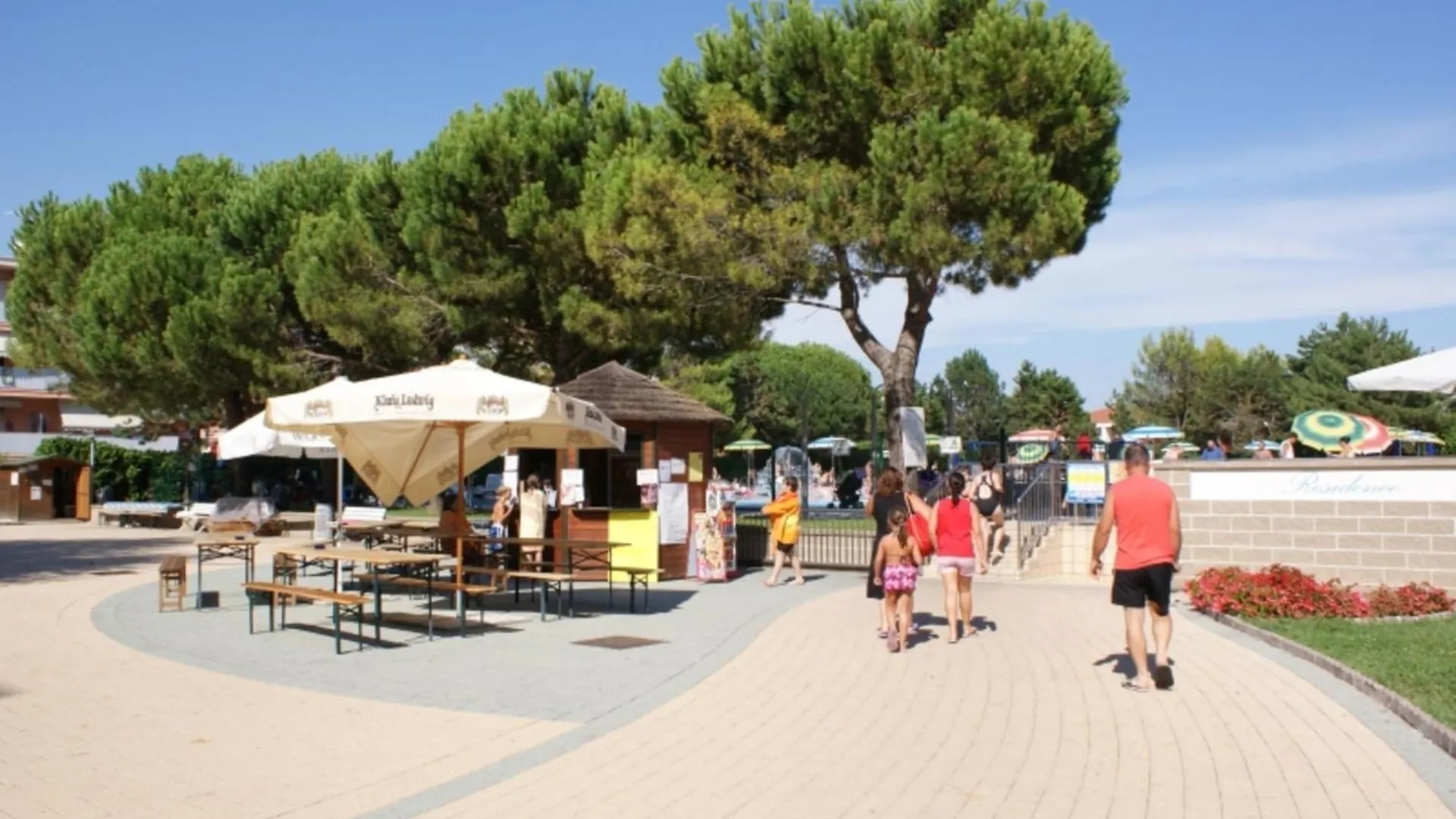 Apartment Flat For 6 Guests In A Lovely Residence Bibione Italy